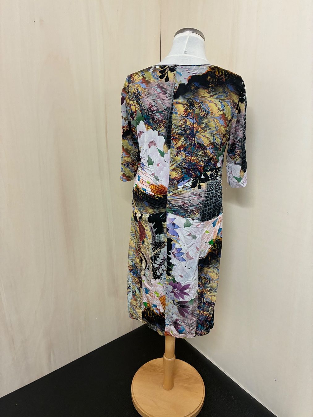 Kleider: Farbenfrohes Kleid von Va Bene Grösse 42 – Gebraucht aus Zürich von van_5xbk 2