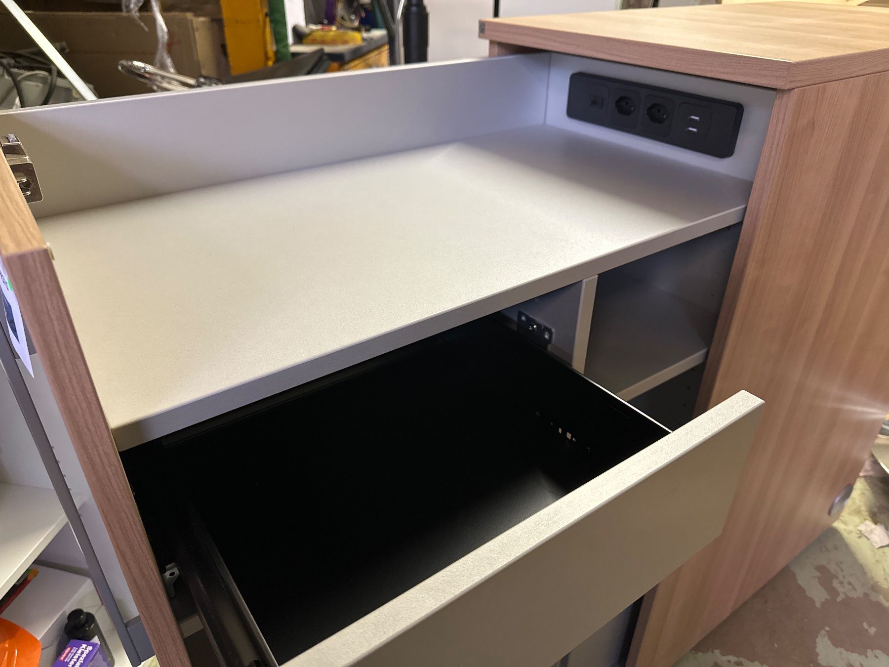 Armadi: neuer Hochcontainer bzw Büromöbel – Nuovo (secondo la descrizione) da Necker venduto da liq24 1