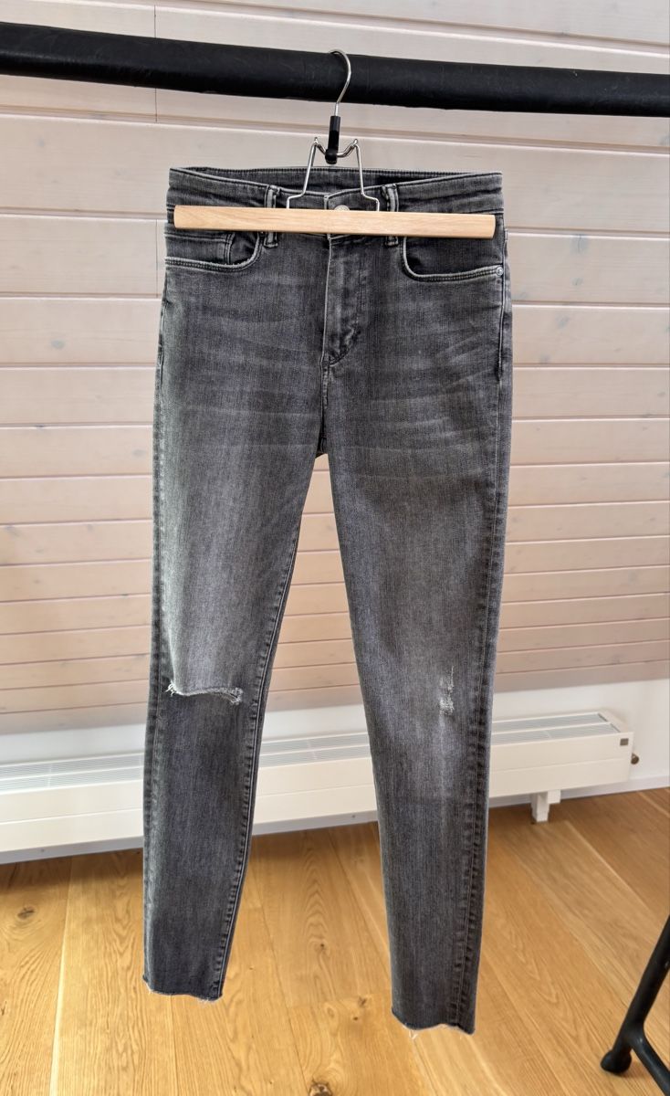 Allsaints Jeans: ALLSAINTS jeans, W24 – Nuovo (secondo la descrizione) da Kilchberg ZH venduto da ben_pc68 1