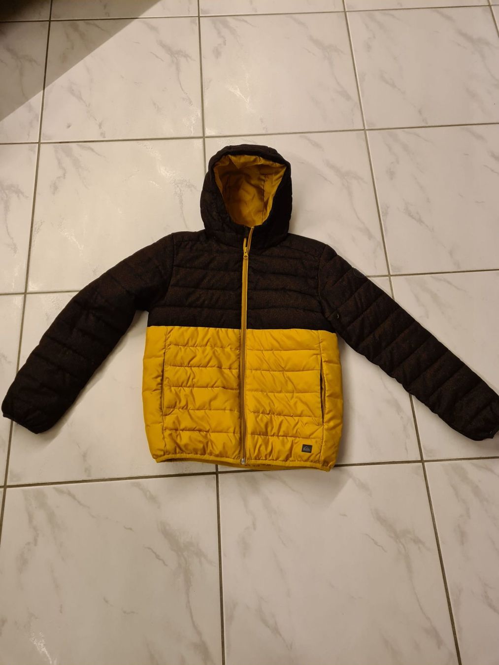 Quiksilver Jacken & Mäntel: Winterfreizeitjacke – Gebraucht aus Münchenbuchsee von Yothu
