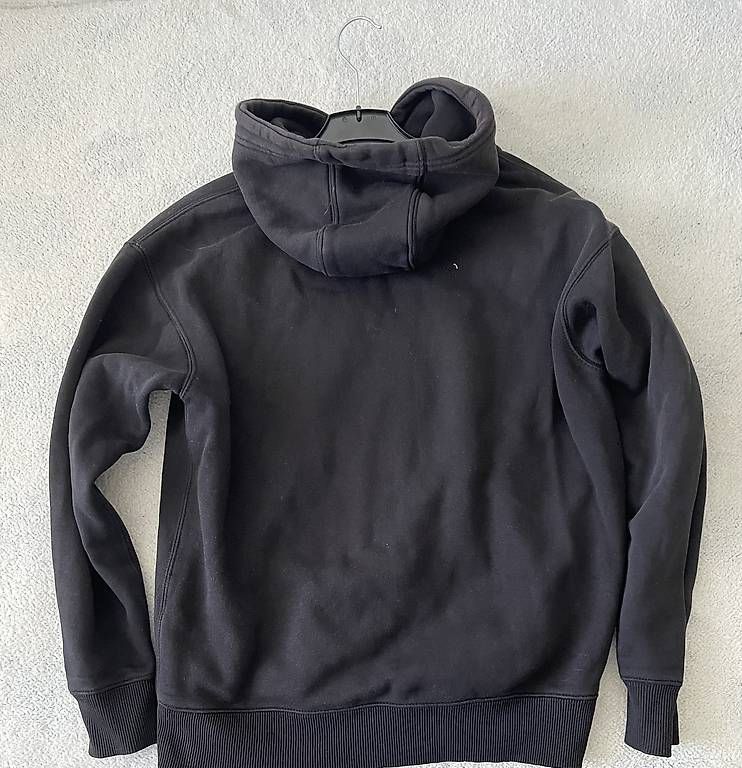 Pullover & Sweatshirts: Schwarzer Hoodie  – Gebraucht aus Luzern von Andrej35 2
