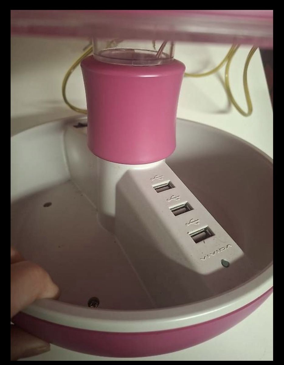 Lampade: Lampe de table Joyo rose avec prises USB intégré – Usato da St-Cergue venduto da ste_bjn2 3