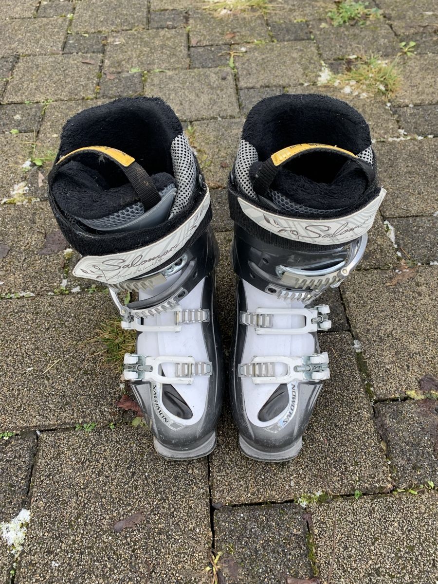 Salomon Scarpe per ragazzi: Kinder Skischuhe Grösse 24.5 – Usato da Liestal venduto da twiga07