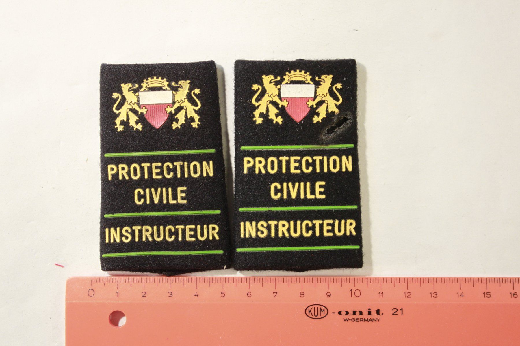 Plaketten & Abzeichen: badge  Lausanne – Gebraucht aus La plaine von 762
