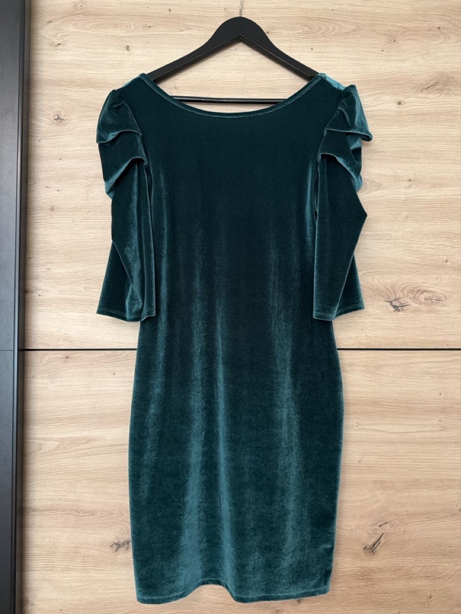 Vestiti: Dunkelgrünes Kleid Grösse 40  – Nuovo (secondo la descrizione) da Rotkreuz venduto da Bikiii87