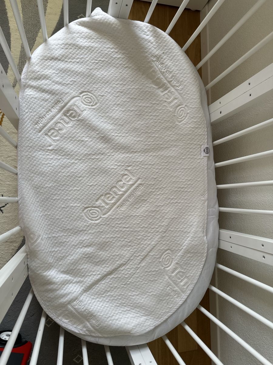 Lits: Oval bed growing with the baby – D'occasion à Affoltern am Albis par rot_682g 9