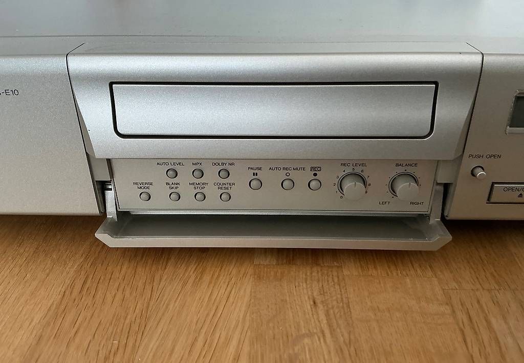 Technics Registratori: Technics RS-E10 Kassettendeck – Usato da Wil SG venduto da Saintch 3
