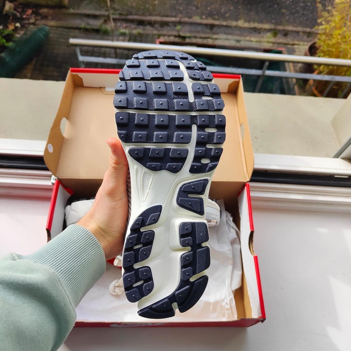 Nike Scarpe da donna: Nike Zoom Vomero Metallic Silver EU 41 – Nuovo e nell'imballaggio originale da Dübendorf venduto da Sneaker_Seller 2