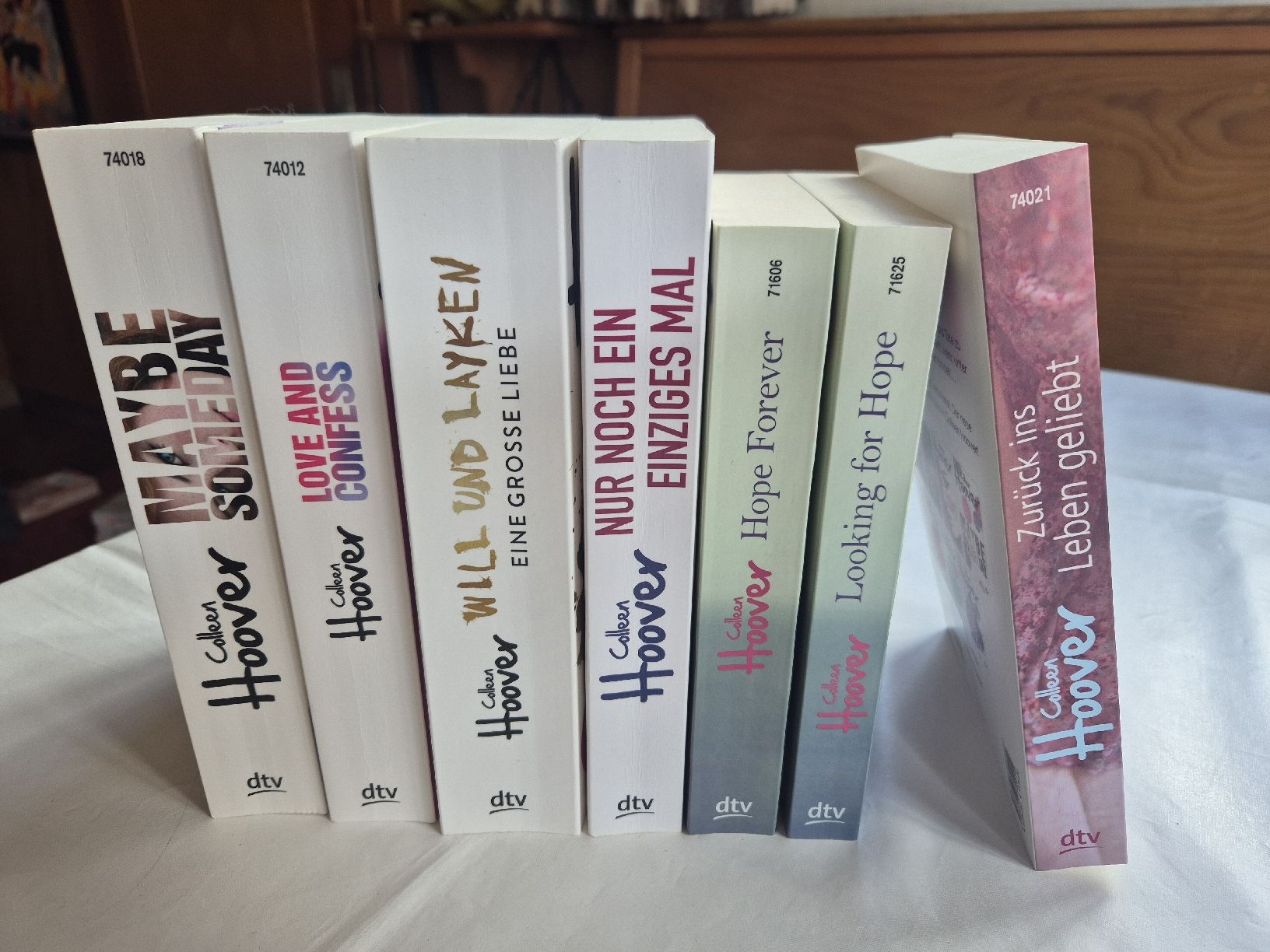 Bücher: 7x Colleen Hoover Bücher  – Gebraucht aus Winkel von comeyerli