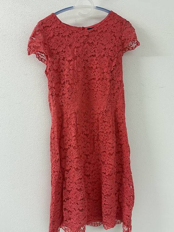 Vestiti: Coralfarbenes Spitzenkleid, Gr 40 – Usato da Zürich venduto da mel_v8qp