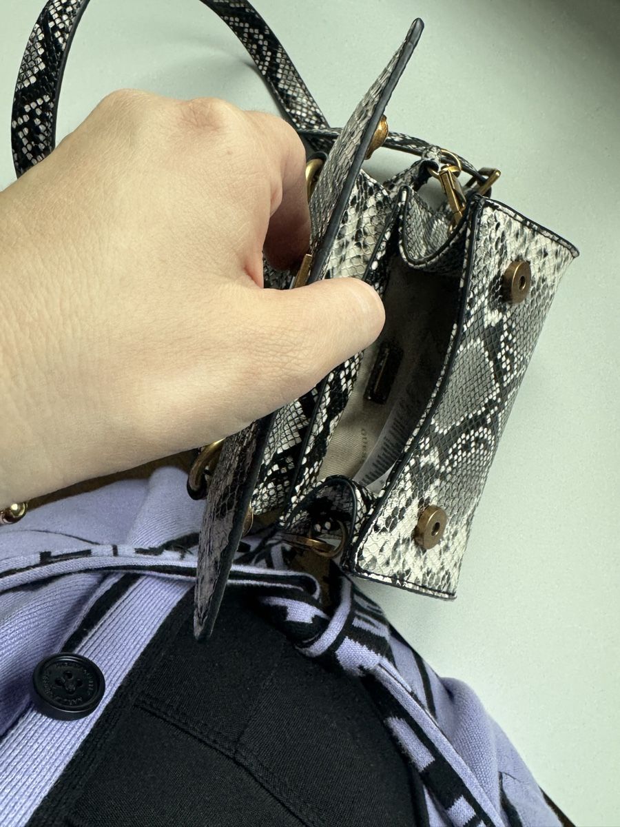Guess Sacs femmes: Guess bag – Neuf (Voir description) à Delémont par vil_267l 1