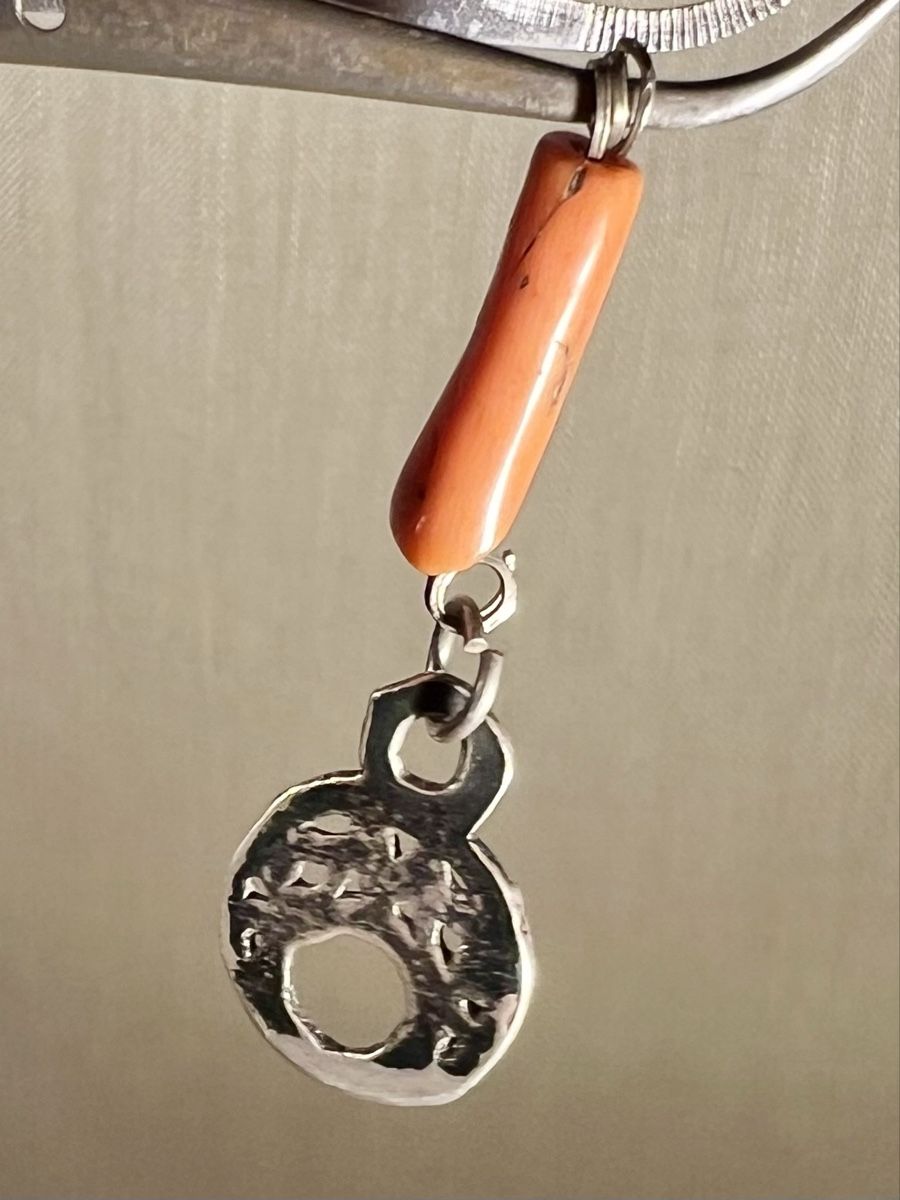 Ciondoli: Pendentif Authentique Berbère Corail Rouge Argent Ciselé – Usato da Genève venduto da ChineuseReveuse