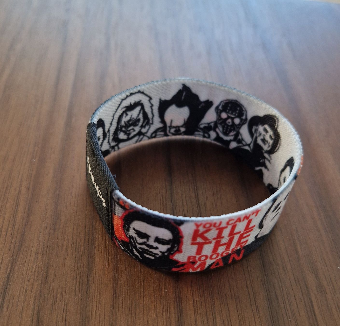 Bracciali & Braccialetti: Neues Halloween Stoffarmband Horror Friends, elastisch – Nuovo e nell'imballaggio originale da Safenwil venduto da Lenzburg-Gretzenbach 2
