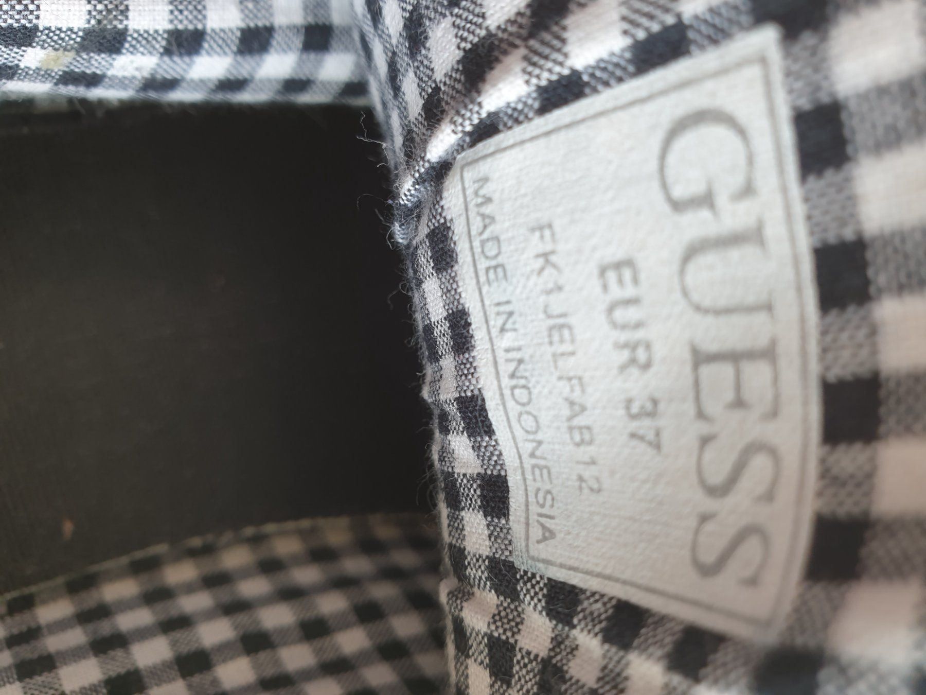 Guess Scarpe da donna: Sneaker Turnschuhe Guess Gr. 37 schwarz – Usato da Gossau ZH venduto da Goes05 3