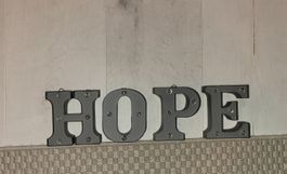 kleine Leuchtbuchstaben HOPE - zum Stellen oder Aufhängen