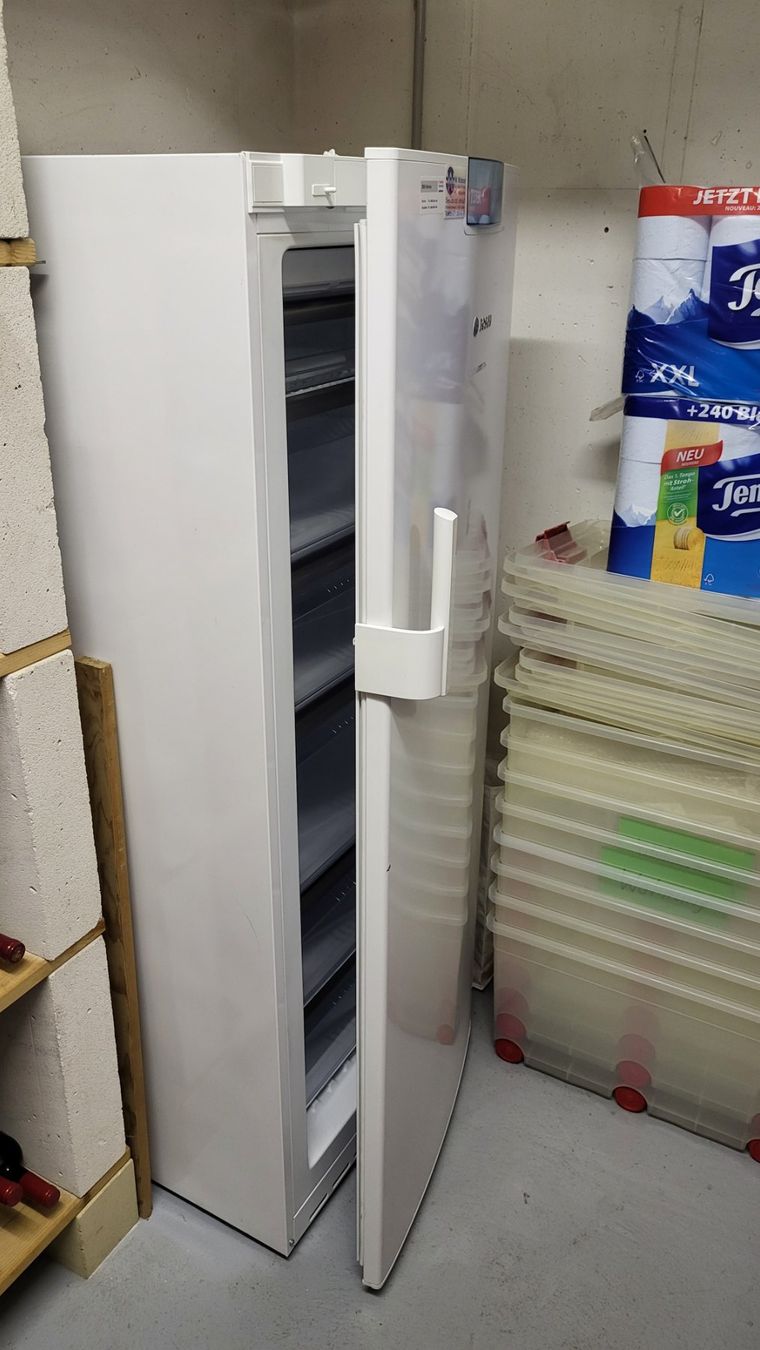 Bosch Congelatori: Gefrierschrank Bosch – Usato da Rheineck venduto da Bgaragesale 1
