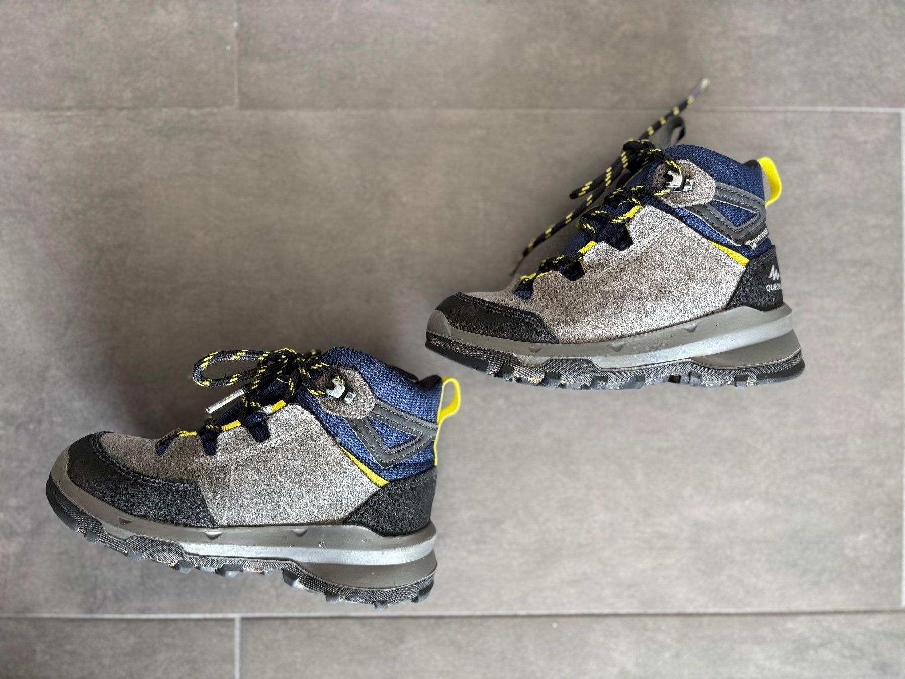 Decathlon Scarpe per ragazzi: Quechua Bergstiefel Kinder – Usato da Oberägeri venduto da MariaLehman 3