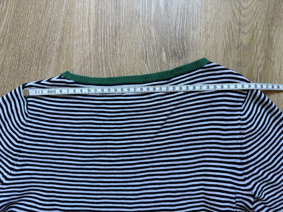 T-Shirts: T-shirt maille noir/blanc rayé Cortefiel, t.S/36 – Gebraucht aus Tavannes von Thriftshop 2