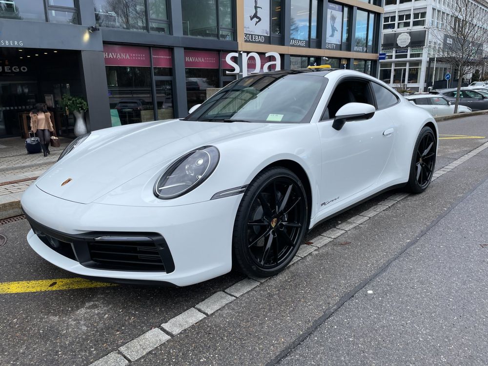 PORSCHE 911 Carrera 4 PDK