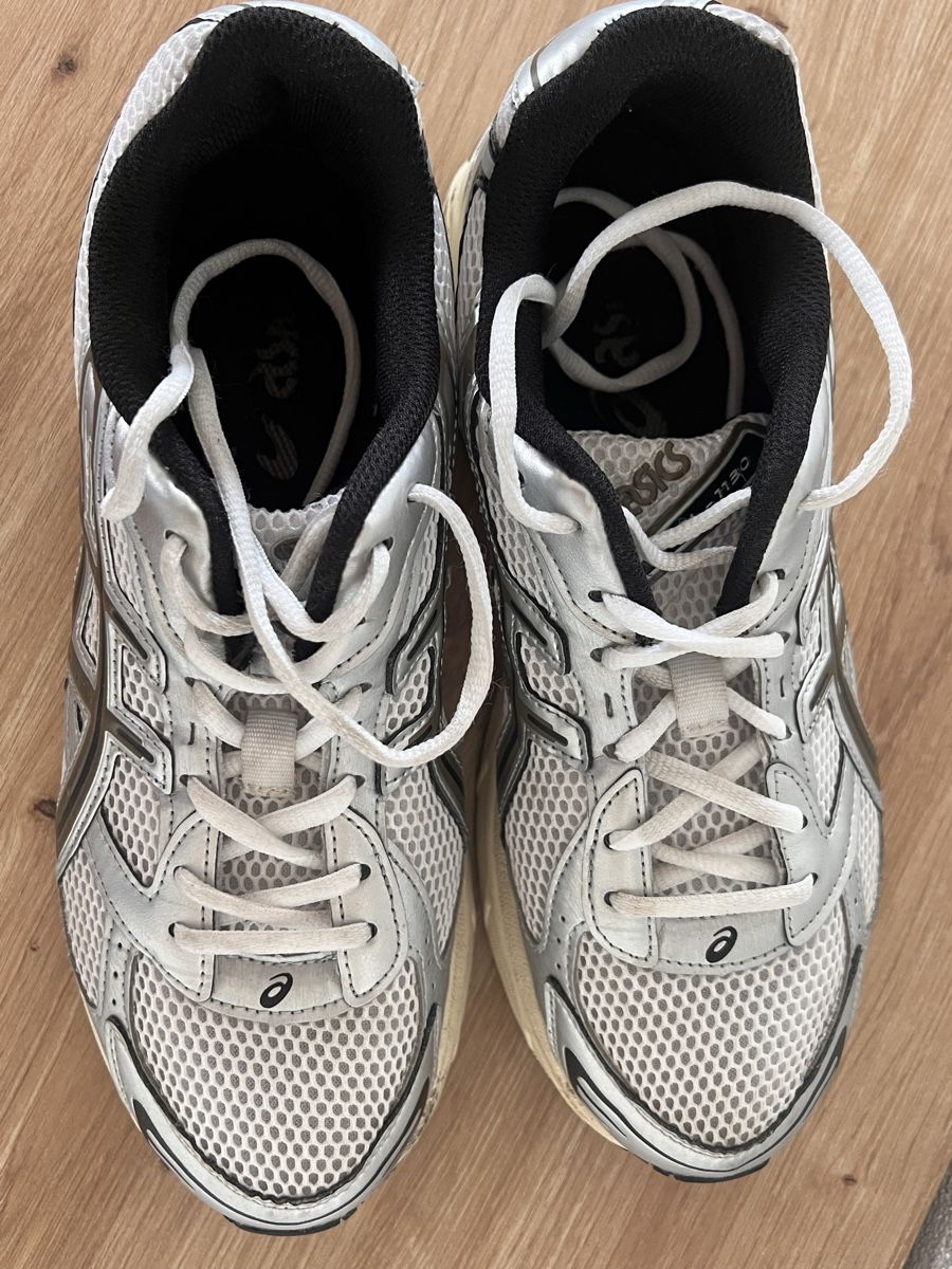 Asics Scarpe da uomo: Asics Sportschuhe silber Grösse 43.5 – Usato da Jona venduto da ste_9pv9 1