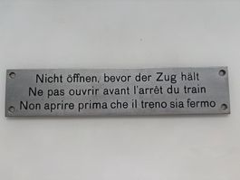 SBB: Schild Türe nicht öffnen