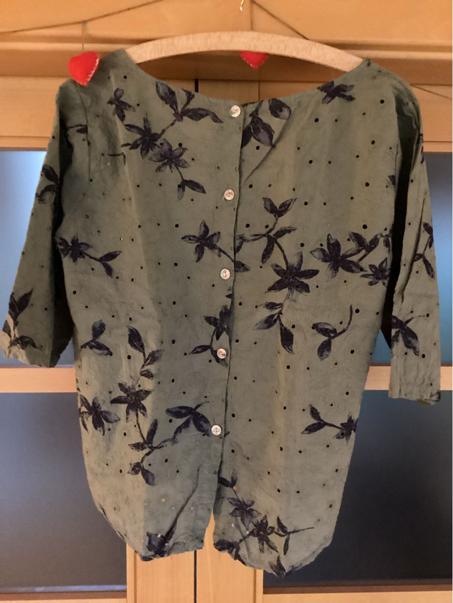 Camicette: Chemise 100% coton avec boutons dans le dos – Usato da Pomy venduto da Pomnath 1