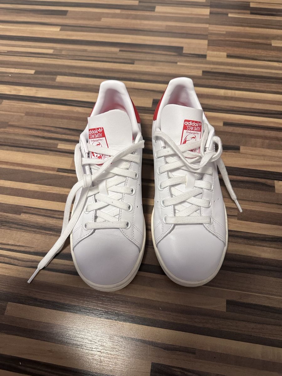 Adidas Herrenschuhe: Adidas Stan Smith Turnschuhe Weiss Rot – Gebraucht aus Oftringen von sonjax3