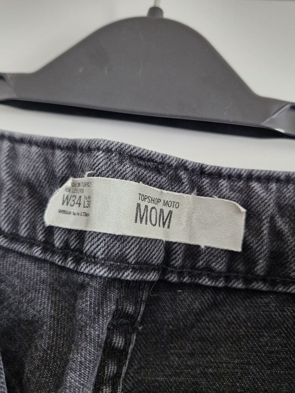 Topshop Jeans: Topshop Mom Jeans – Usato da Breitenbach venduto da sabrinaa95 1
