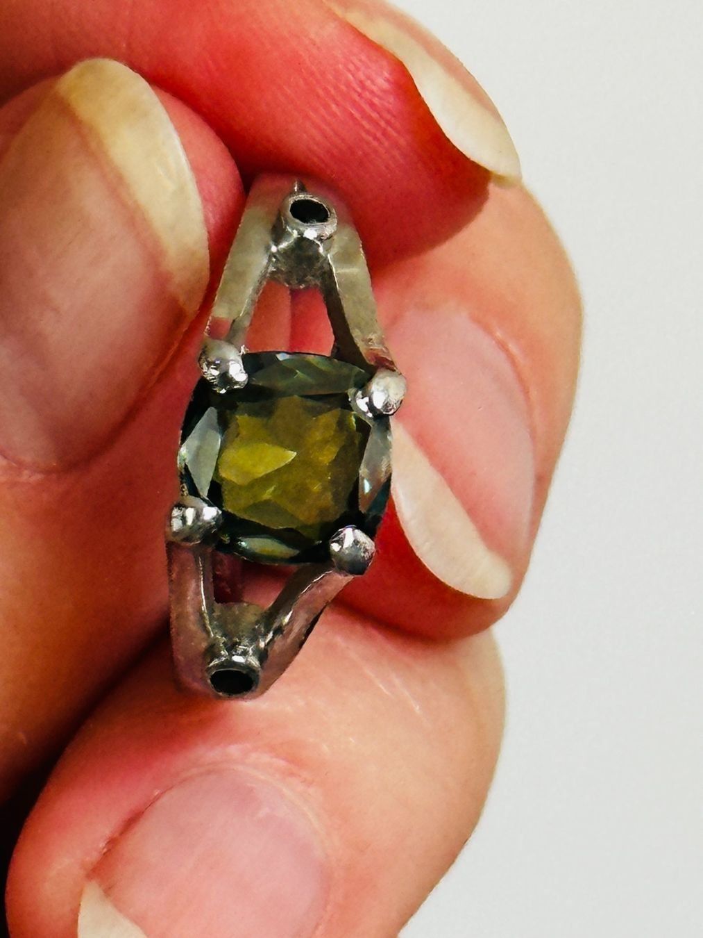 Anelli: 8 mm Whte Brown Real Moissanite ring size 7 – Nuovo e nell'imballaggio originale da Genève venduto da AGBERG