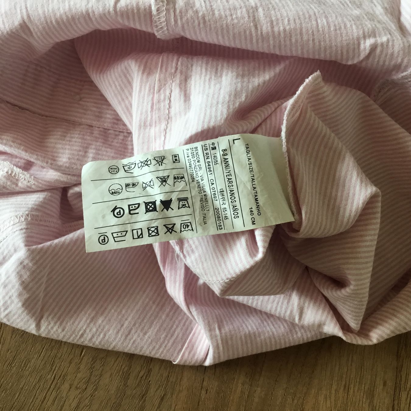 Benetton Camicette, T-shirt & Top: BENETTON Bluse rosa Kurzarm 8Y 140 – Usato da Pully venduto da Surflime 1