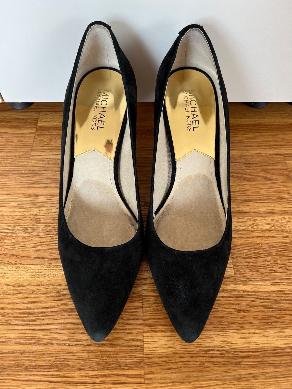 Michael Kors Scarpe da donna: MICHAEL KORS Pumps Wildleder schwarz, Gr. 38.5 – Usato da Küsnacht ZH venduto da madrilena77