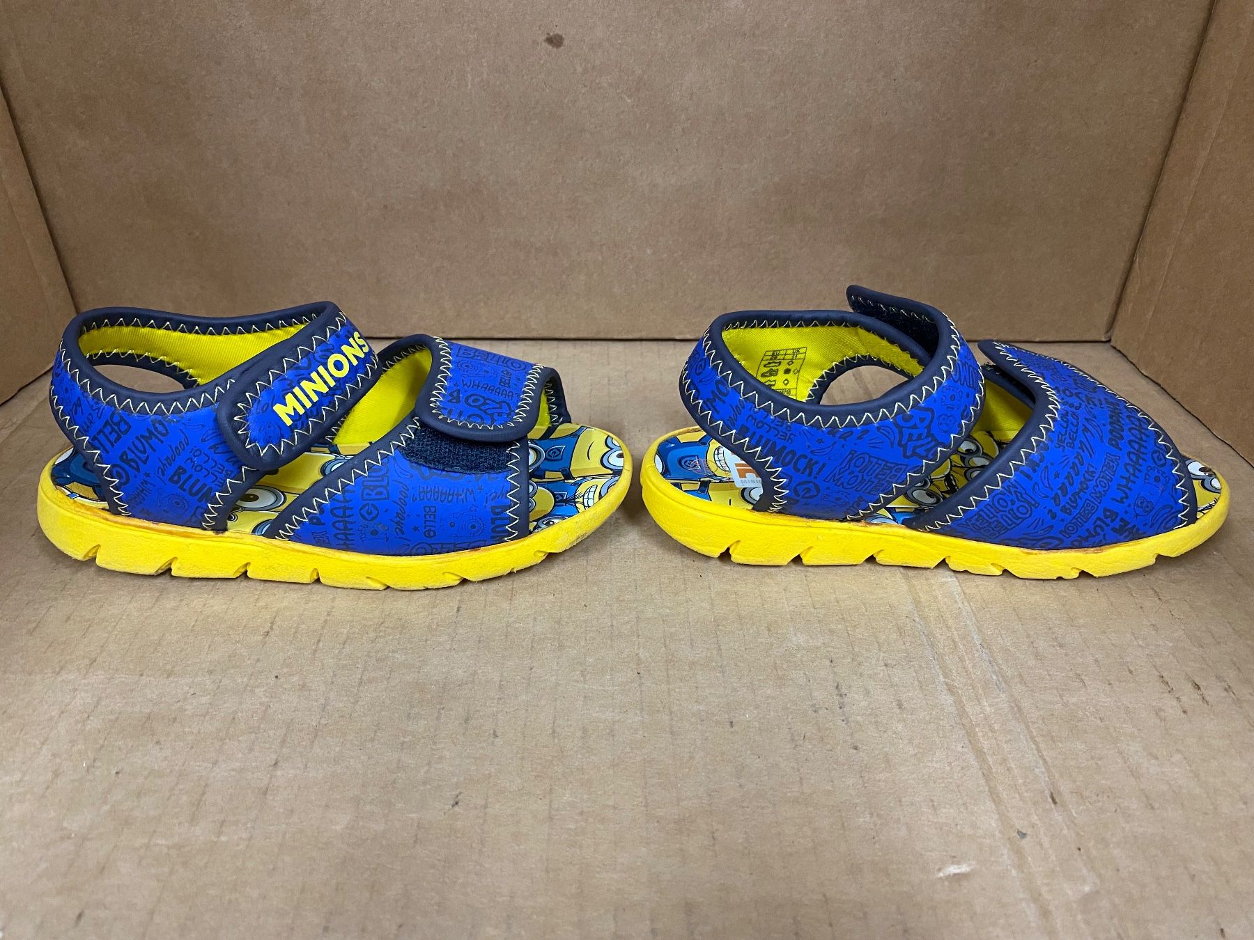 Chaussures garçon: Minions Sandalen Grösse 29 – D'occasion à Eschlikon TG par RamonaSt 1
