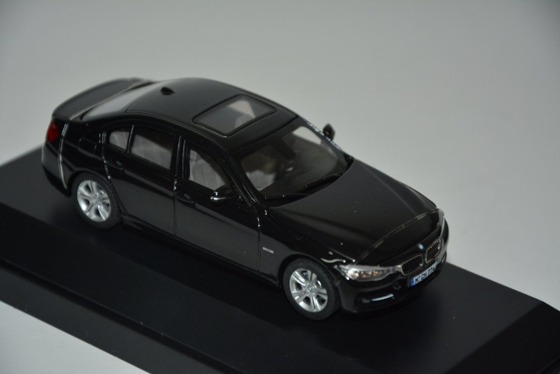 BMW Modellini d'auto: BMW 3 Series , schwarz , Paragon , 1:43 – Nuovo e nell'imballaggio originale da Goldach venduto da Feivel9 4