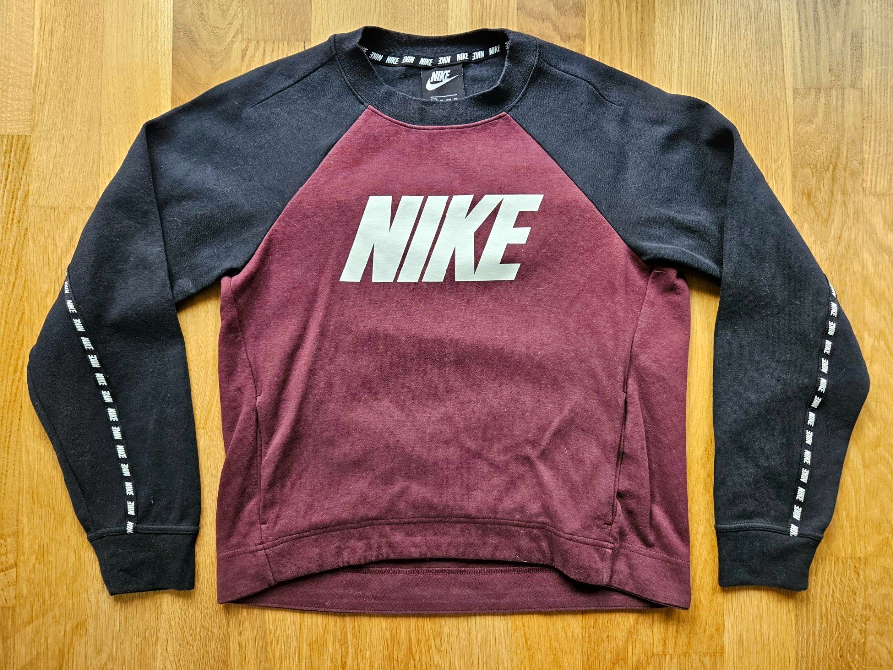 Adidas Lotti di vestiti: Kleiderpaket 7 Pullover adidas Nike Ellesse Grösse S lot – Usato da Hägglingen venduto da United-Village-Trade 8