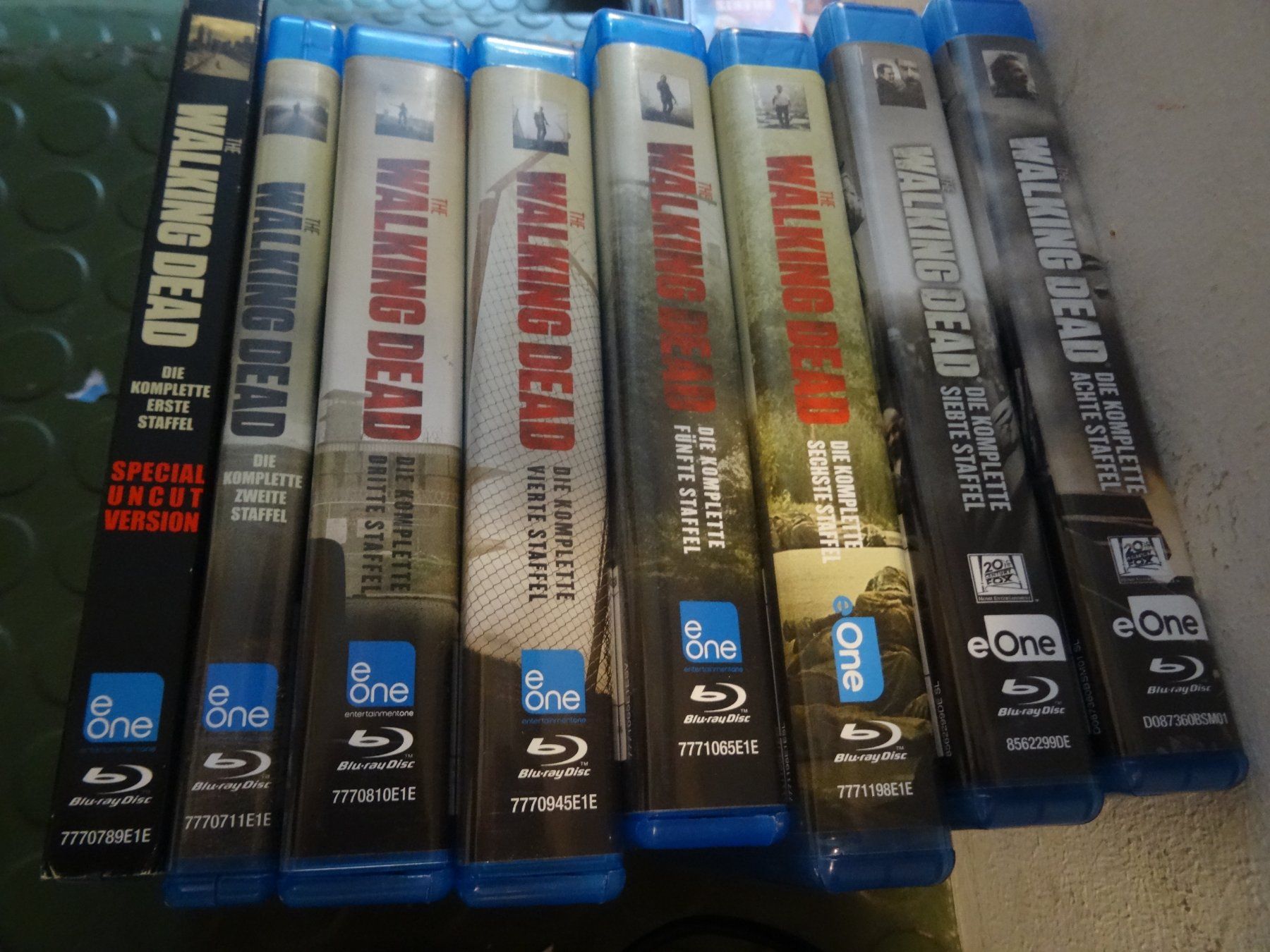 Tutti i DVDs: The Walking Dead Staffel 1-8 BLU-RAY – Usato da Olten venduto da Disc-Verkauf