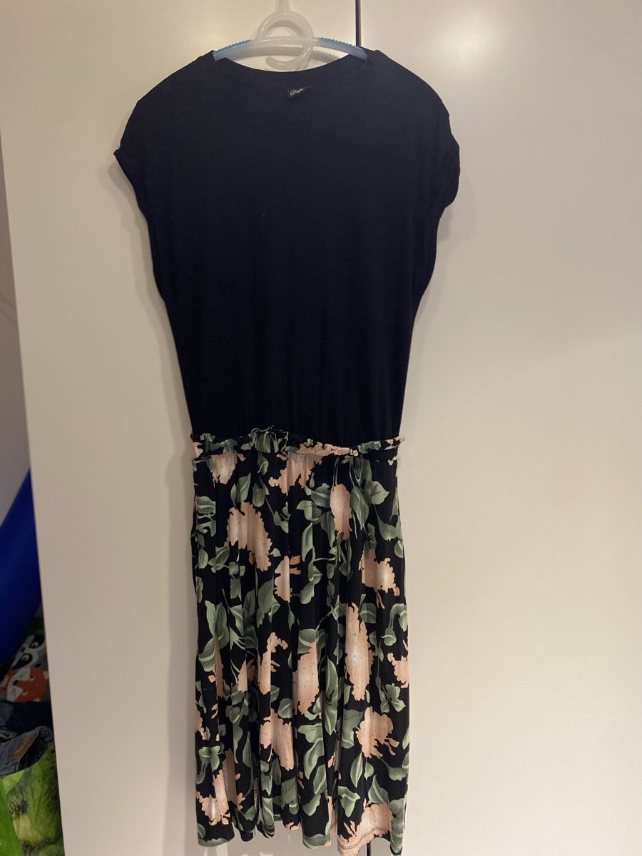 Vestiti: Sommerliches Kleid  Blumen Gr.M – Usato da Hohentannen venduto da Hawaii29