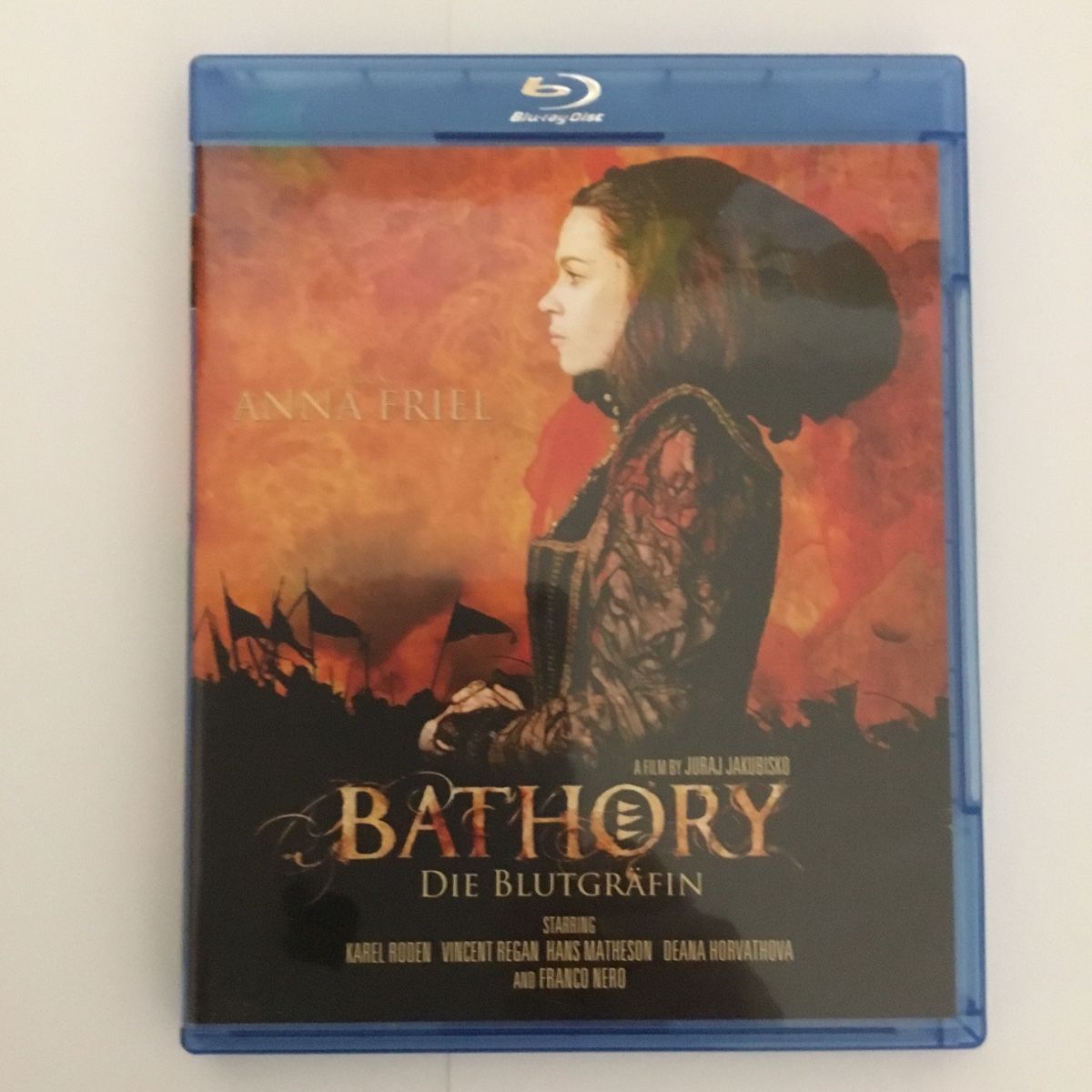 Tutti i DVDs: Bathory Die Blutgräfin Blu Ray – Nuovo (secondo la descrizione) da Blauen venduto da berlingo65
