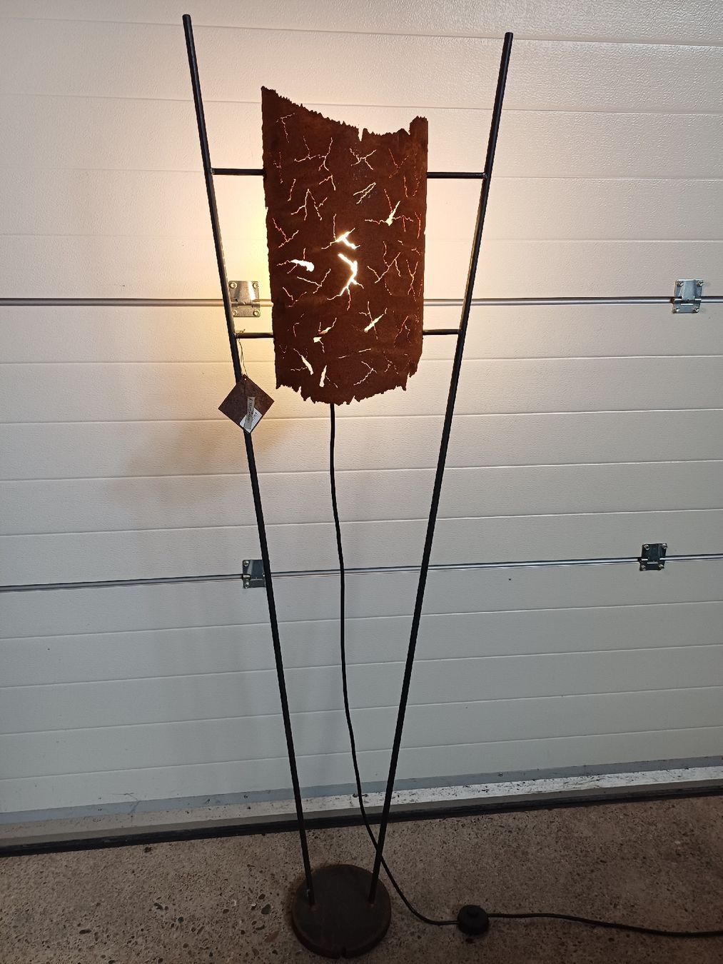 Lampade: Ständerlampe,modern. Kunst per exelence. – Usato da Zuckenriet venduto da Res.