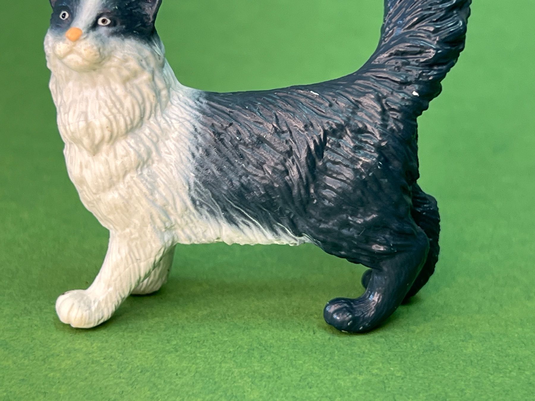Schleich Statuette: Schleich 16604 Maine Coon Katze – Usato da Ennetbaden venduto da mapa05 3