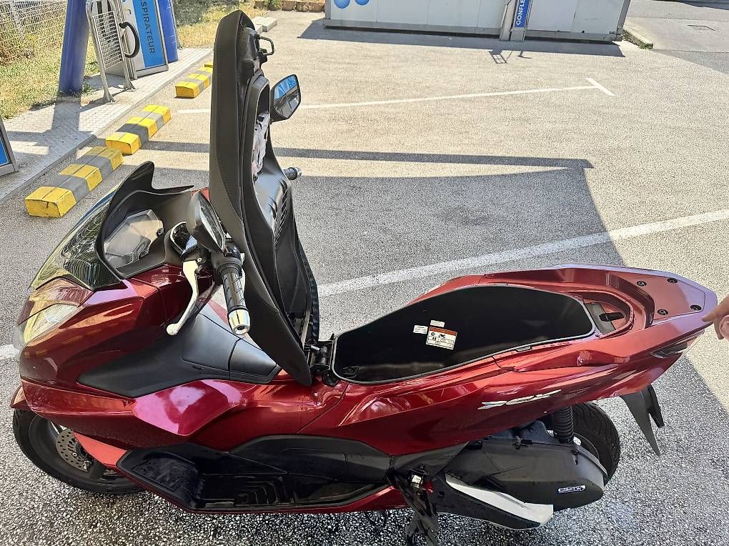 Honda Scooters: Honda PCX 125 – D'occasion à chêne bougeries par Mimizoo 2