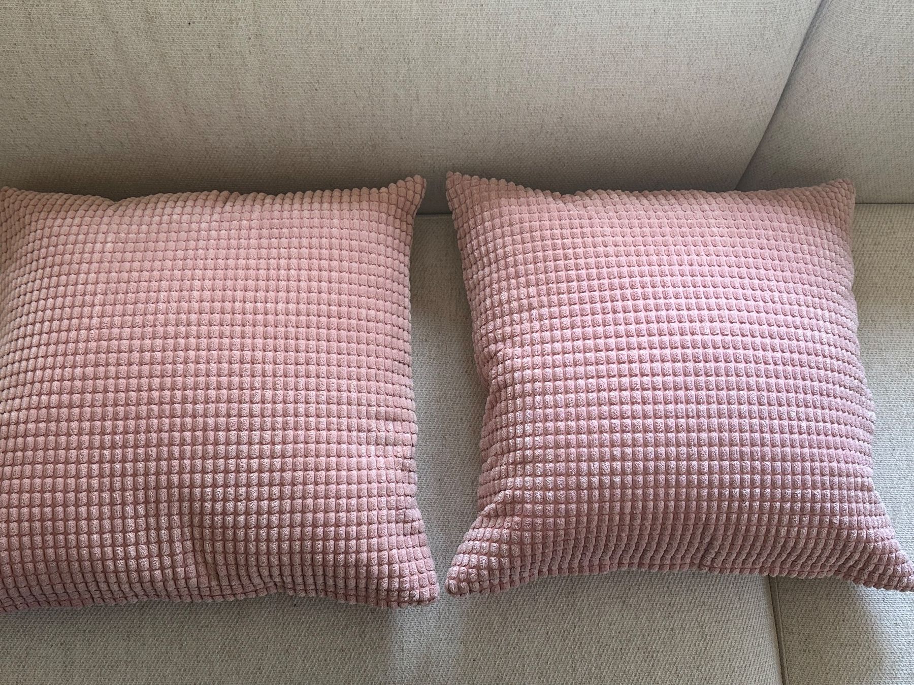 Ikea Cuscini: Sofakissen – Usato da Zürich venduto da Hugivida 1