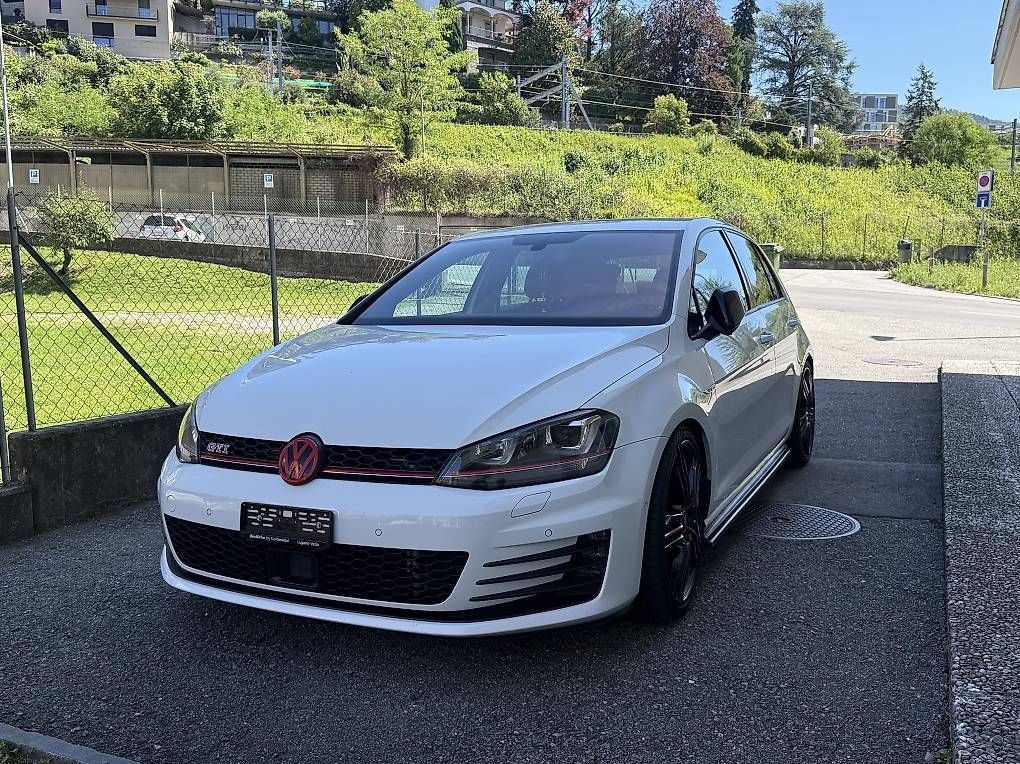 Automobili: Vendo golf gti  – Usato da Mendrisio venduto da sen_wt22