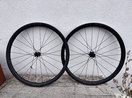 Carbon Laufradsatz Bontrager Aeolu Pro V3 - gebraucht
