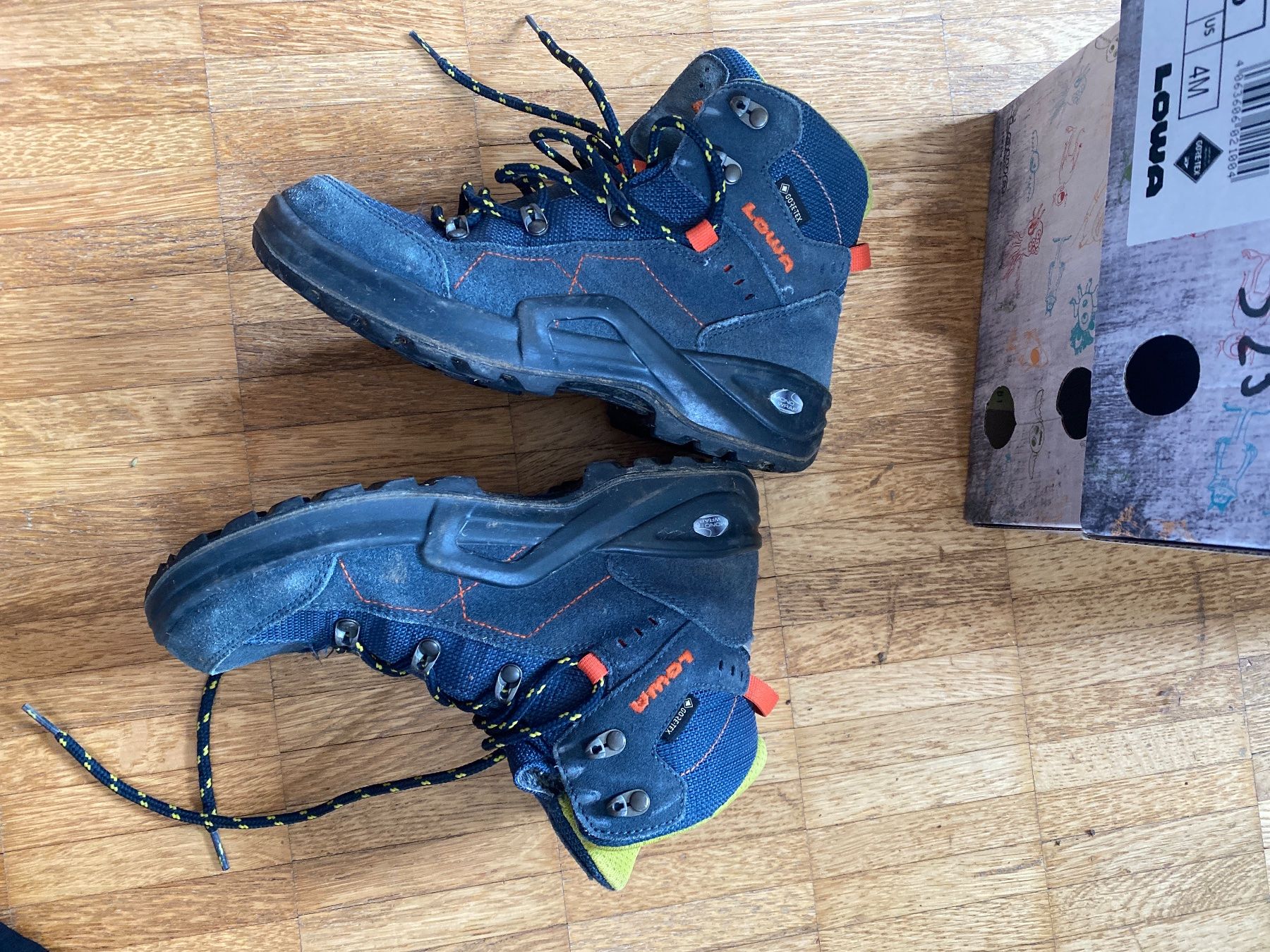 Lowa Scarpe per ragazzi: Chaussures de trekking LOWA 36 – Usato da Gingins venduto da Frigune 3