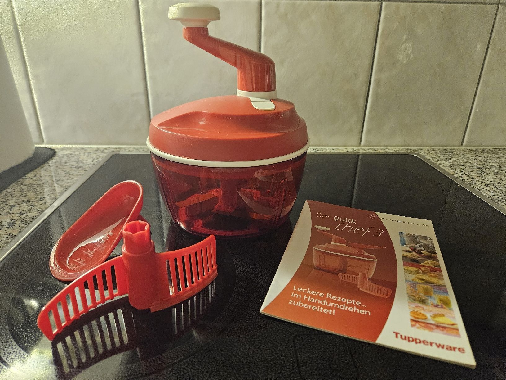 Tupperware Elettrodomestici da cucina: Tupperware Quick Chef 3 inkl. Rezeptheft – Usato da Cham venduto da Fischli84