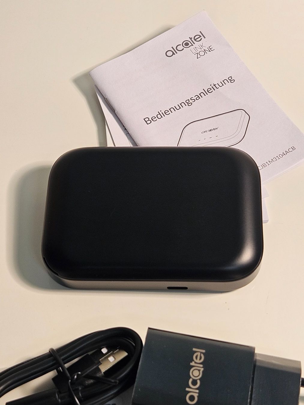 Alcatel Modem & Router: Neuwertiger Alcatel MW12VK Mobile Hotspot – Usato da Chur venduto da stockers_kleinhandel 4