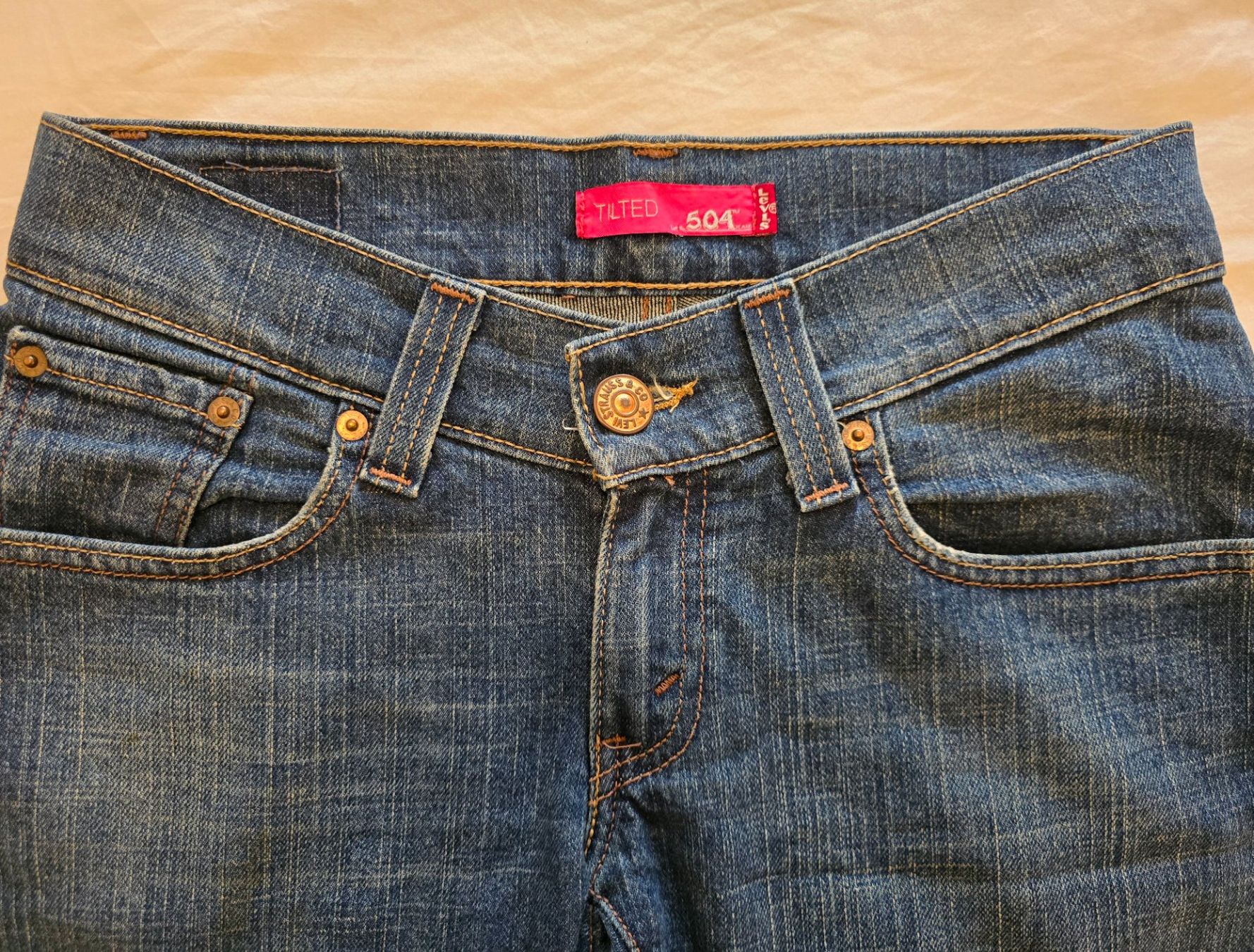 Levi's Jeans: Jean Levis 504 taille basse W28 – Nuovo e nell'imballaggio originale da Genève venduto da cec_d6pg 1