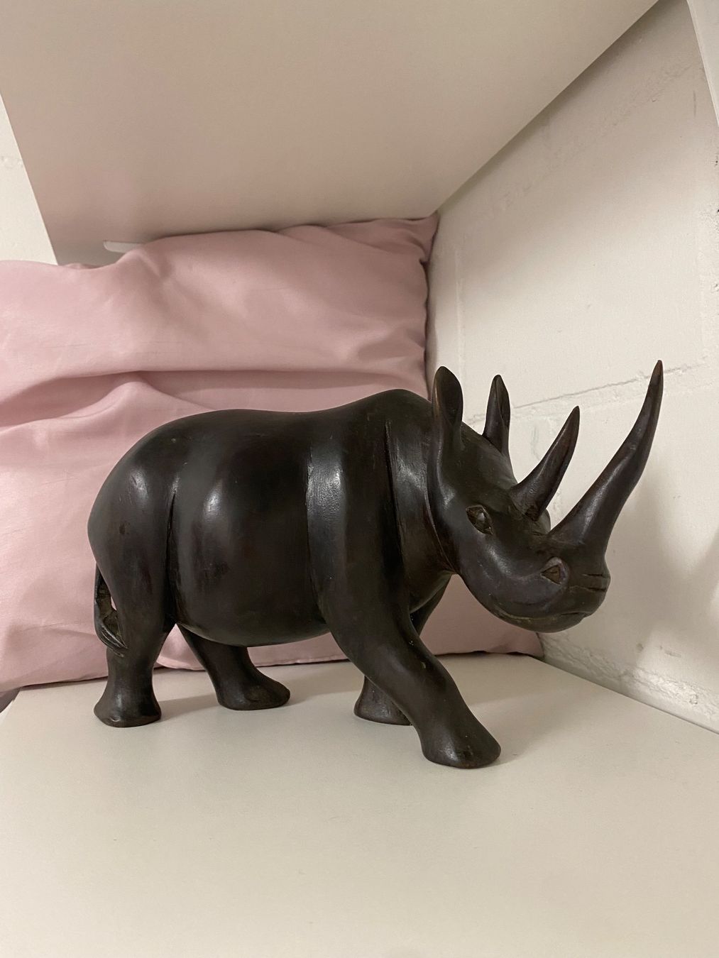 Figuren: Nashorn figur aus massivem Holz – Gebraucht aus Geuensee von fab_hrz7
