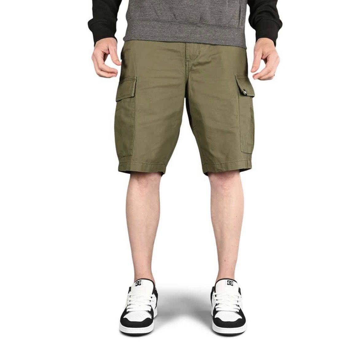 Element Pantaloni: Element cargo shorts 30 green – Usato da Cavigliano venduto da Galgio 3