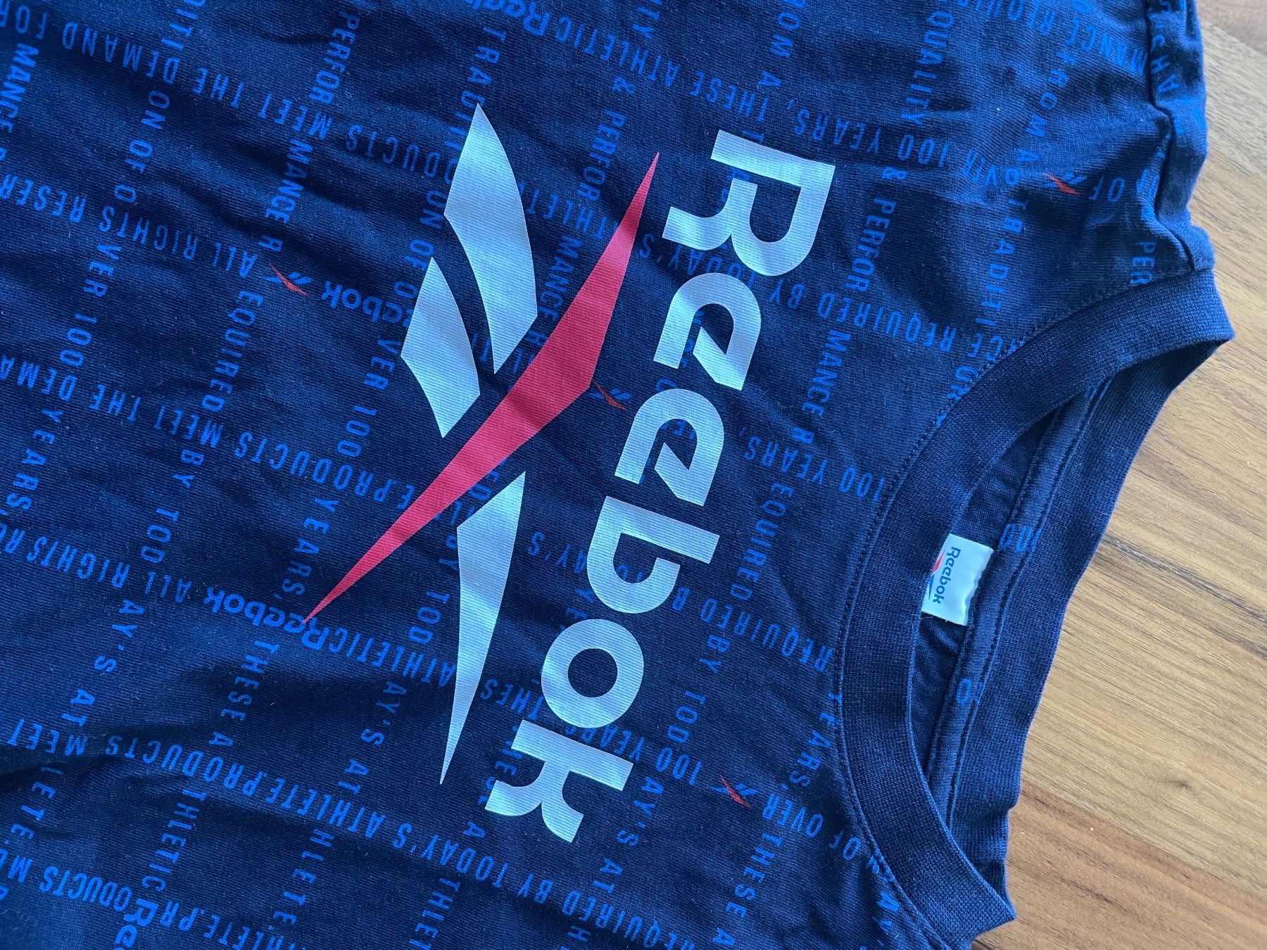 Reebok T-shirt: Shirt Reebok – Usato da Au ZH venduto da Lacocoon 2